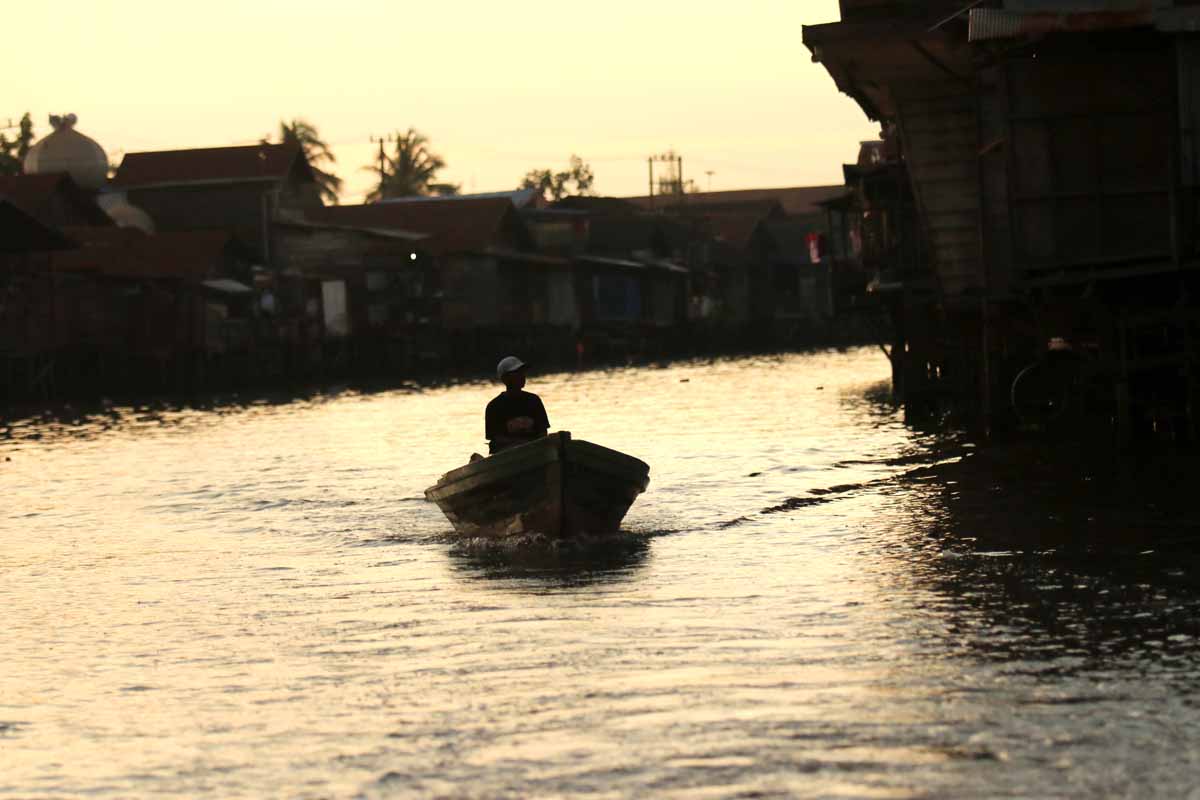 Berbelanja di Pasar Terapung Lok Baintan
